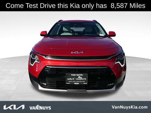 Used 2025 Kia Niro EX Touring image 6