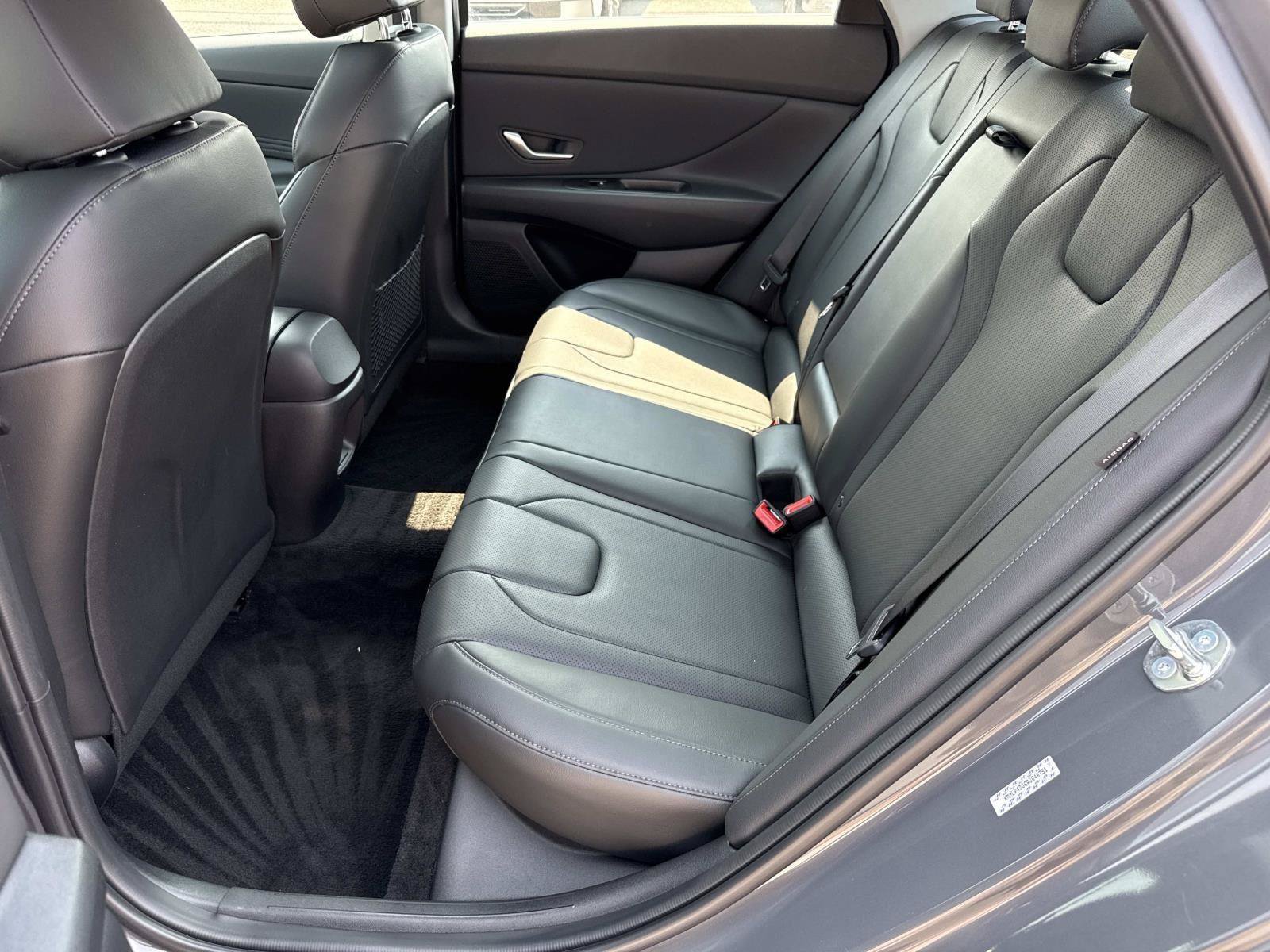 Certified 2024 Hyundai Elantra Limited FWD image 23