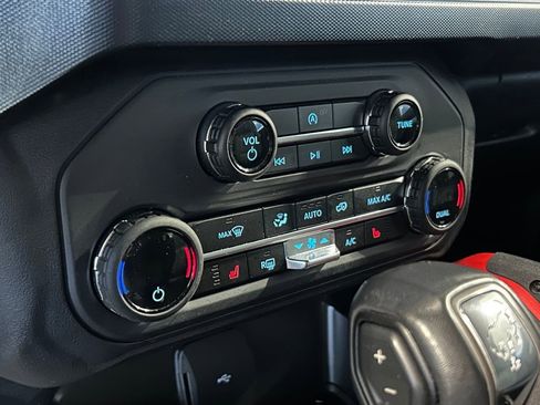 Used 2024 Ford Bronco Heritage Edition image 37