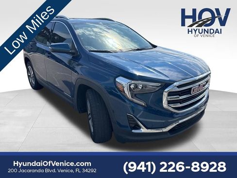 Used 2021 GMC Terrain SLT w/ Infotainment Package II image 1