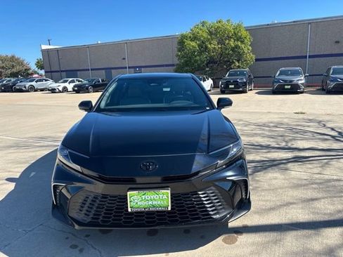 Used 2026 Toyota Camry SE w/ Convenience Package FWD image 2