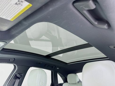 Used 2022 Porsche Macan S image 24