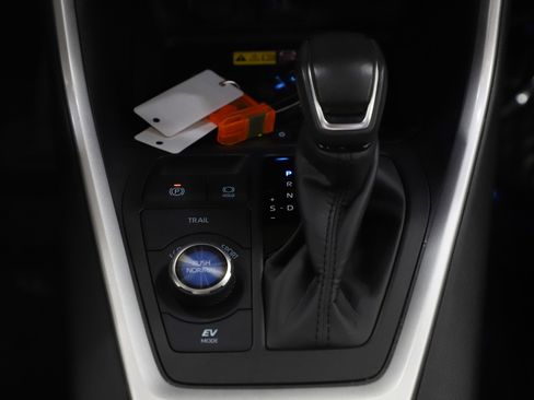 Used 2024 Toyota RAV4 XSE w/ Advanced Technology Package image 18