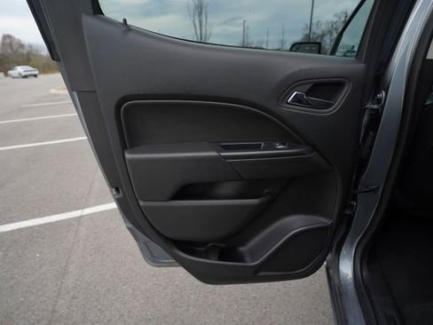 Used 2022 Chevrolet Colorado LT w/ Safety Package image 15