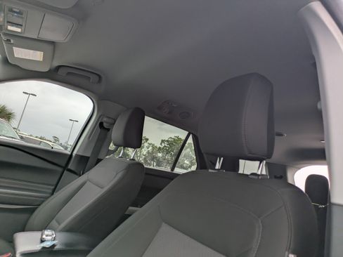 Used 2023 Ford Explorer XLT AWD/4WD image 24