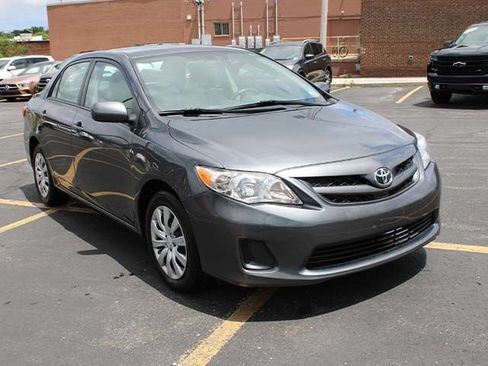 Used 2012 Toyota Corolla LE FWD image 4