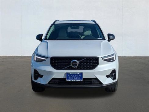 New 2026 Volvo XC40 B5 Plus w/ Protection Package Premier image 4