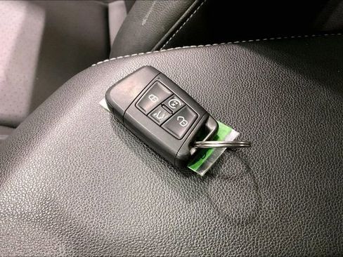 Used 2019 Volkswagen Jetta SE FWD image 11
