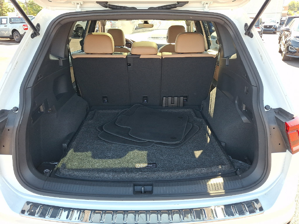 Used 2023 Volkswagen Tiguan SE w/ Panoramic Sunroof Package AWD/4WD image 30