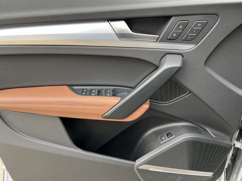 Used 2025 Audi Q5 2.0T Premium Plus w/ Premium Plus Package image 14