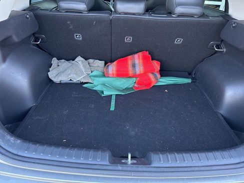 Used 2023 Kia Niro SX Touring image 35