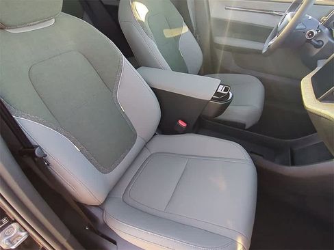 New 2025 Volvo EX30 Plus w/ Protection Package Premier image 21
