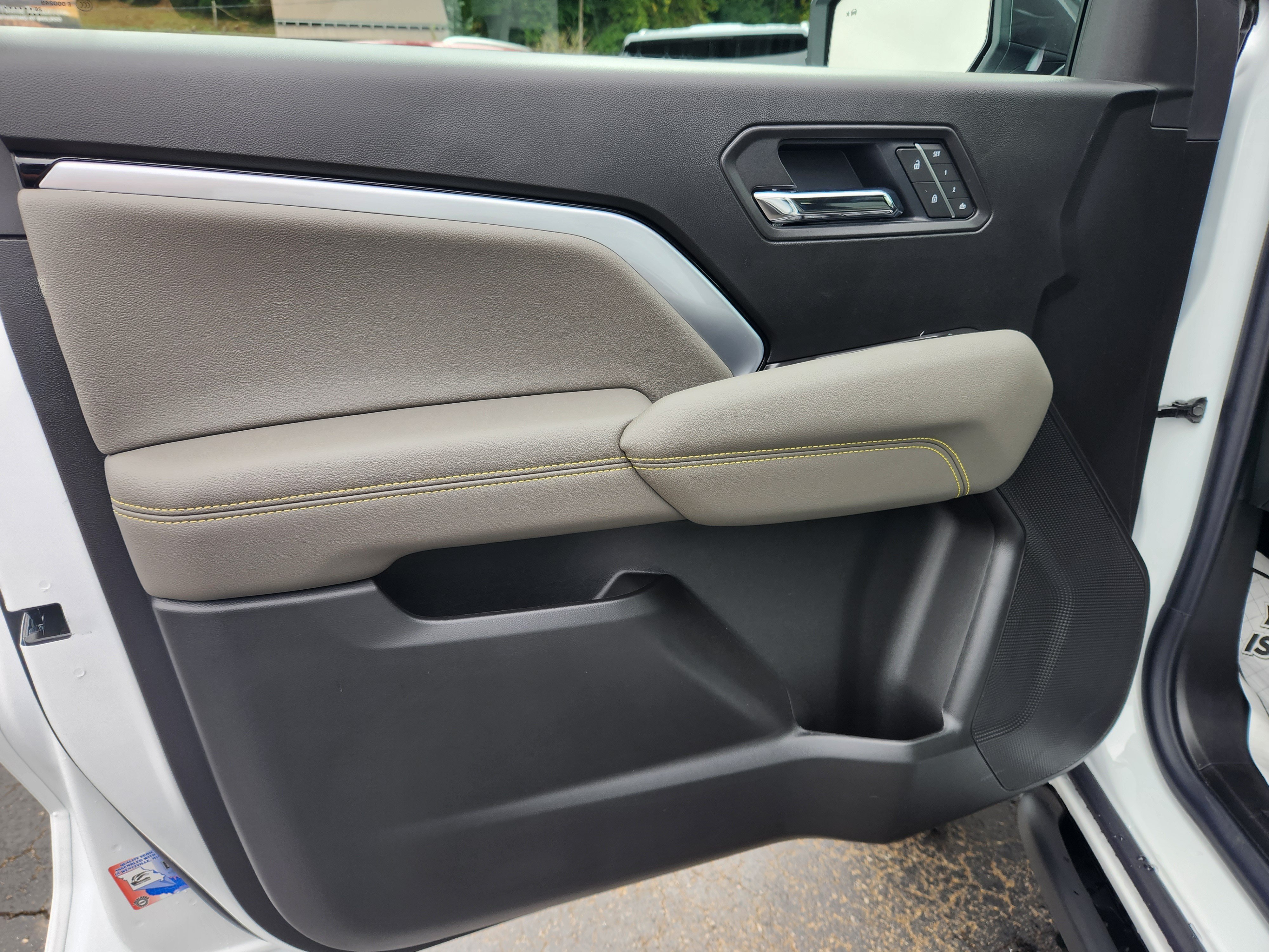 New 2026 Chevrolet Colorado ZR2 w/ Technology Package AWD/4WD image 6