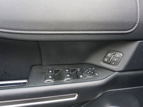 Used 2020 Ford Expedition XLT w/ Equipment Group 202A image 4