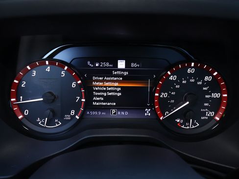 Used 2021 Nissan Titan PRO-4X w/ Pro-4x Convenience Package AWD/4WD image 18