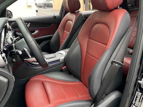 Used 2022 Mercedes-Benz GLC 300 4MATIC w/ AMG Line image 19