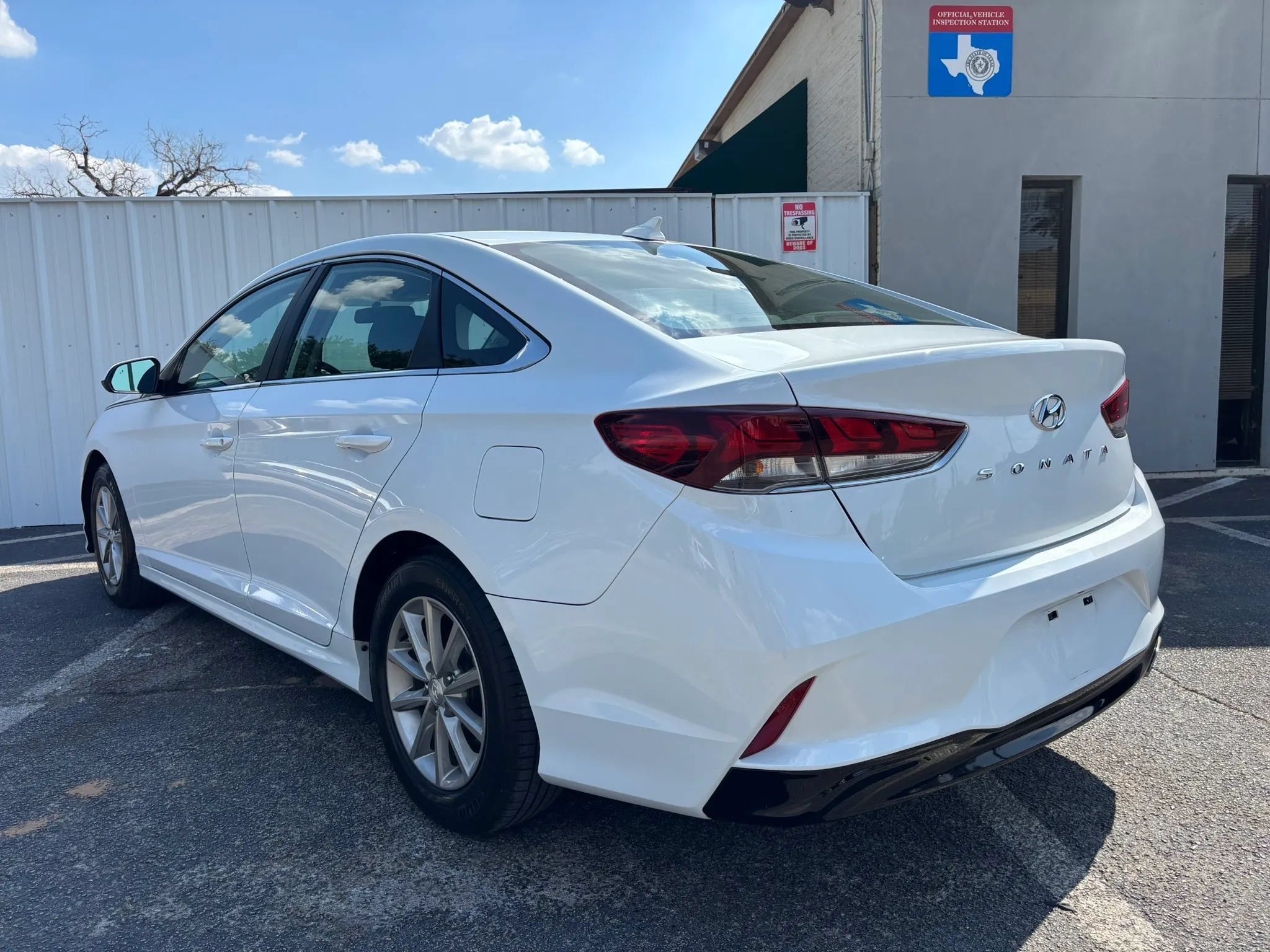 Used 2018 Hyundai Sonata ECO FWD image 3