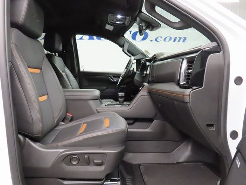 Used 2024 GMC Sierra 1500 AT4 w/ Technology Package image 34