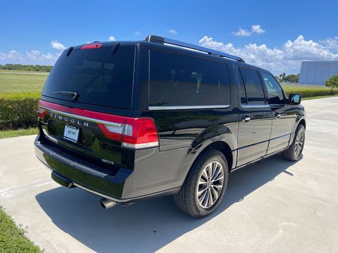 Used 2016 Lincoln Navigator L Select AWD/4WD image 8