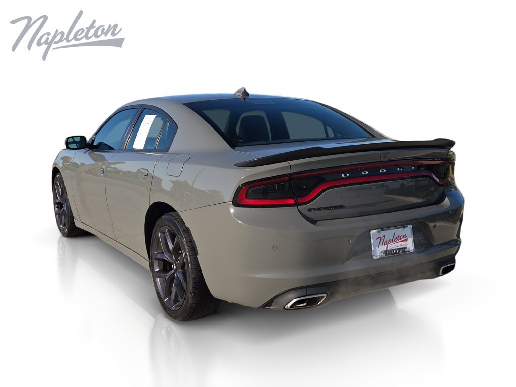 Used 2019 Dodge Charger SXT w/ Plus Group RWD image 3