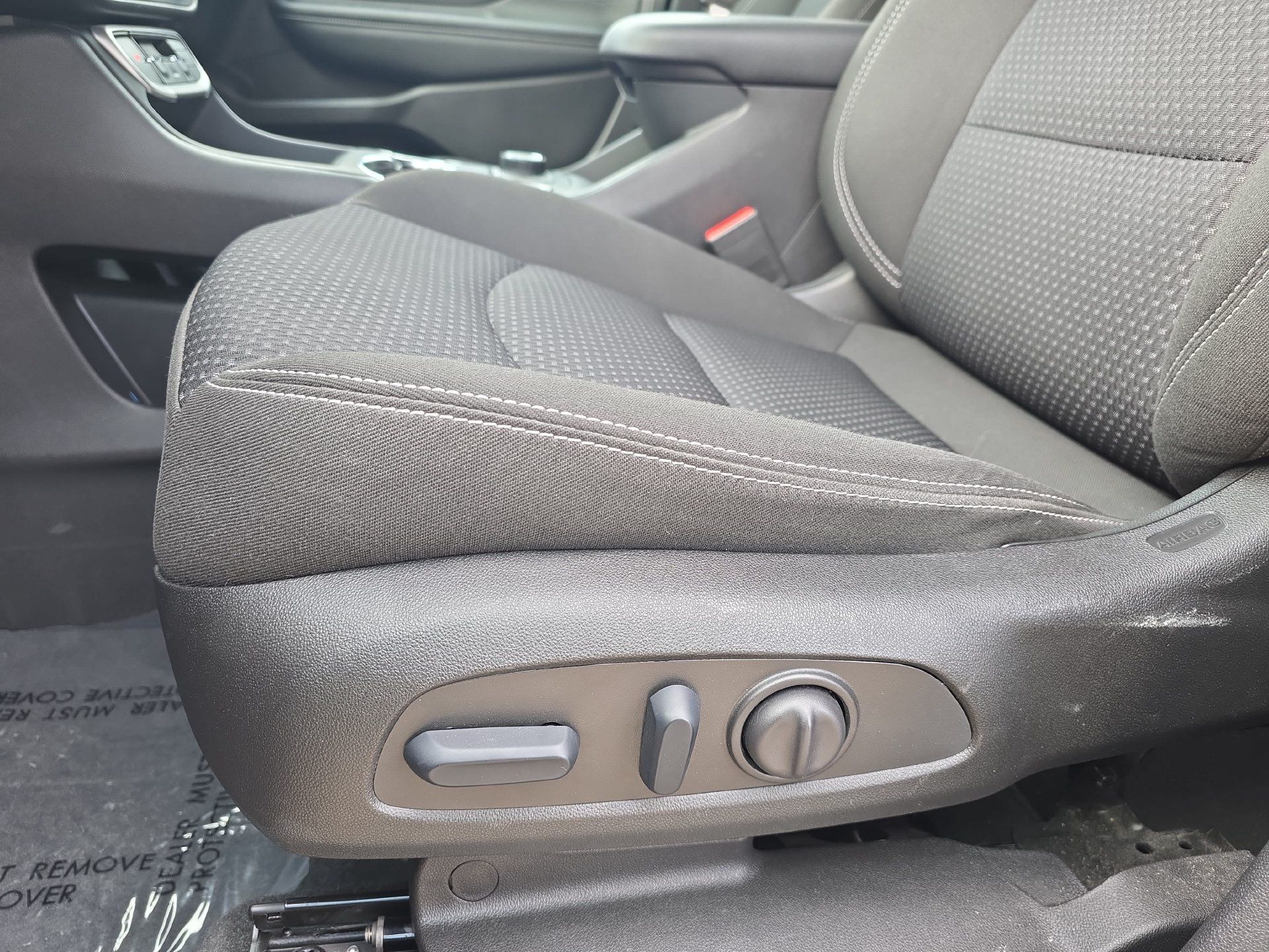 Used 2024 GMC Terrain SLE w/ Driver Convenience Package FWD image 27