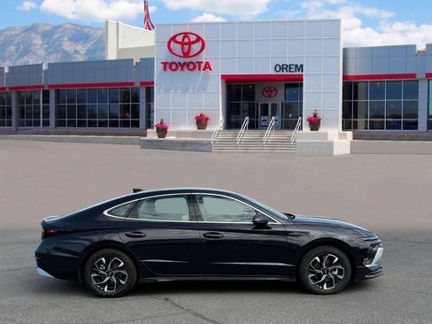 Used 2025 Hyundai Sonata SEL FWD image 3