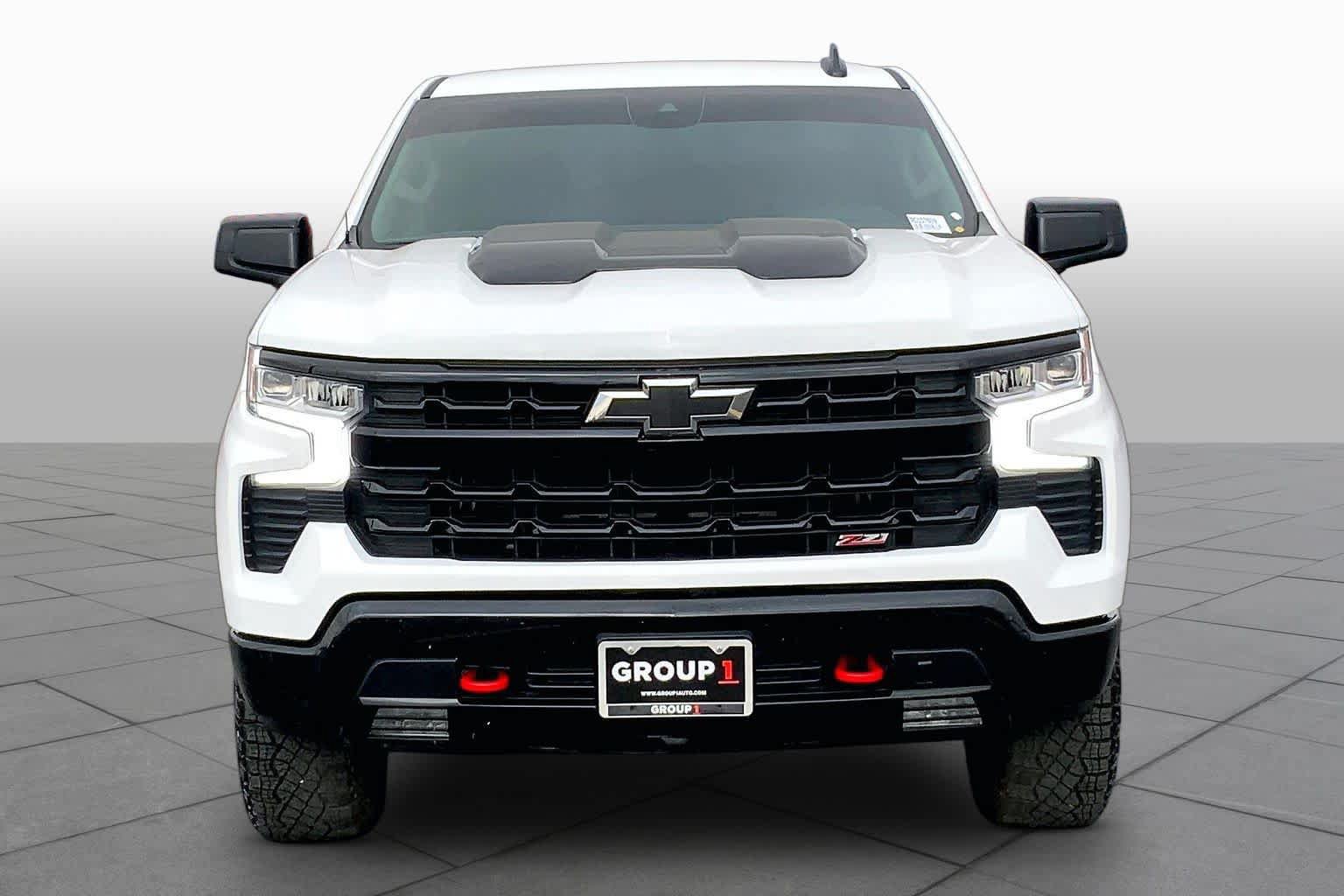 Used 2024 Chevrolet Silverado 1500 LT Trail Boss w/ Convenience Package II AWD/4WD image 4