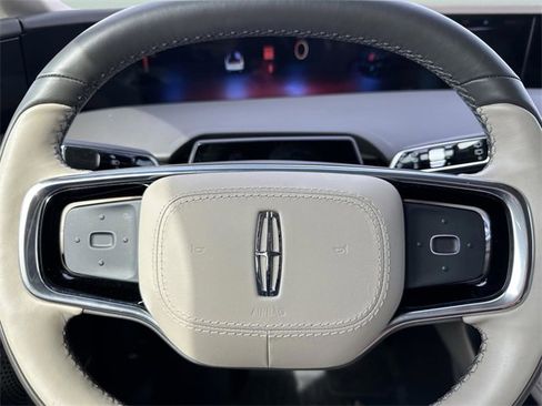 Used 2024 Lincoln Nautilus Reserve w/ Equipment Group 203A image 12