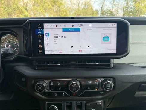 Used 2025 Jeep Wrangler Willys image 23