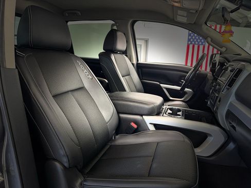 Used 2019 Nissan Titan PRO-4X AWD/4WD image 22