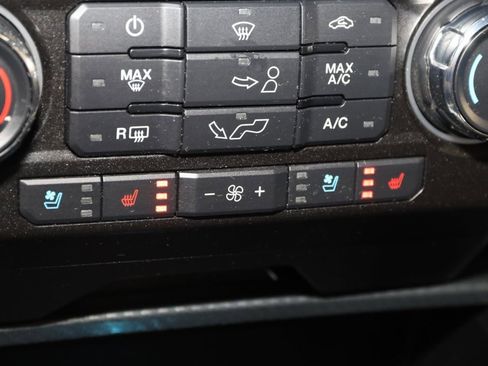 Used 2019 Ford F150 Lariat image 8