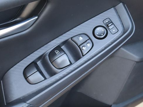 Used 2025 Nissan Sentra SV FWD image 20