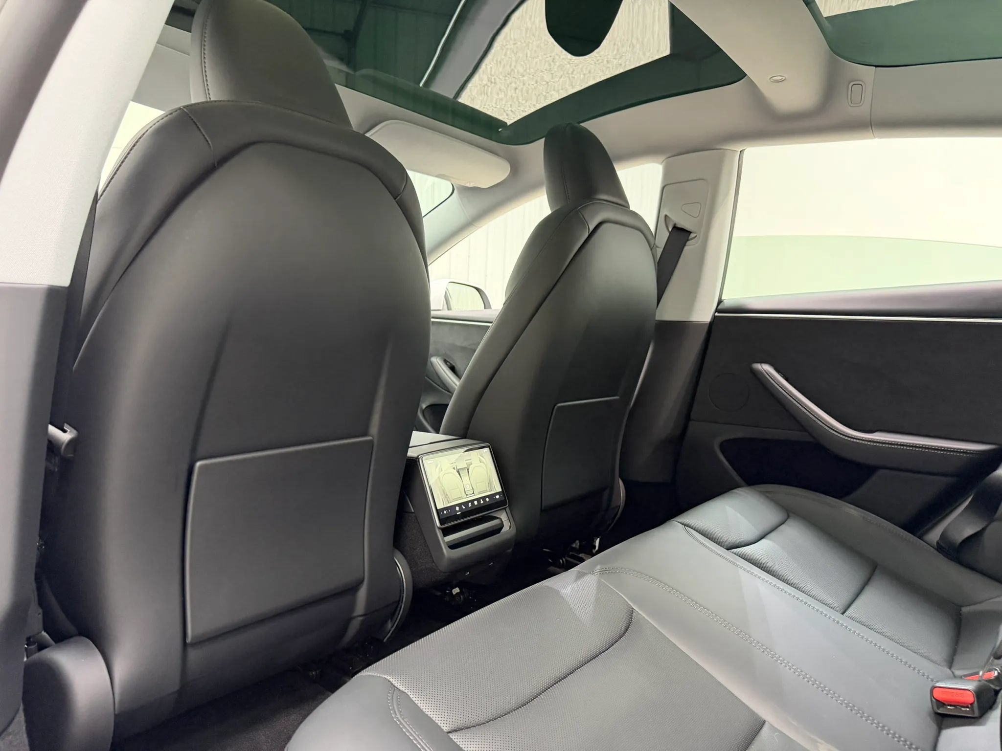 Used 2025 Tesla Model 3 Long Range AWD/4WD image 16