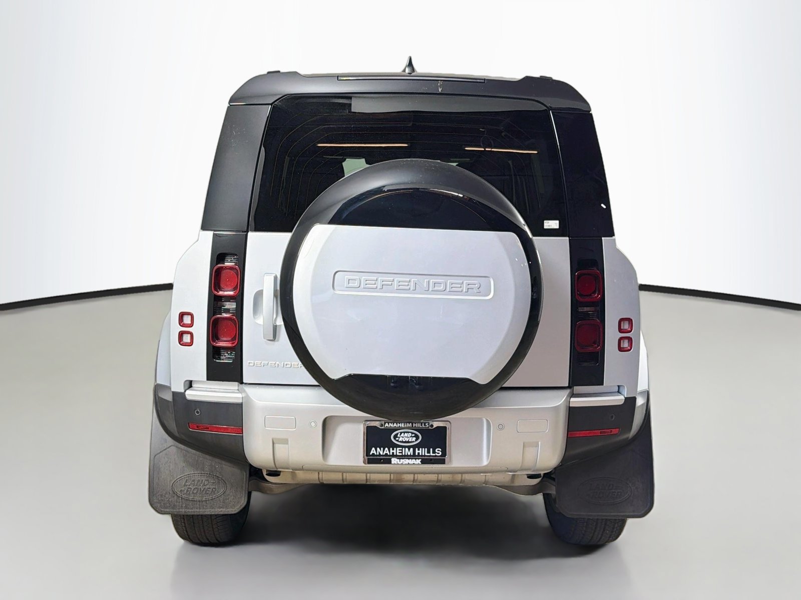Used 2024 Land Rover Defender 110 S AWD/4WD image 4