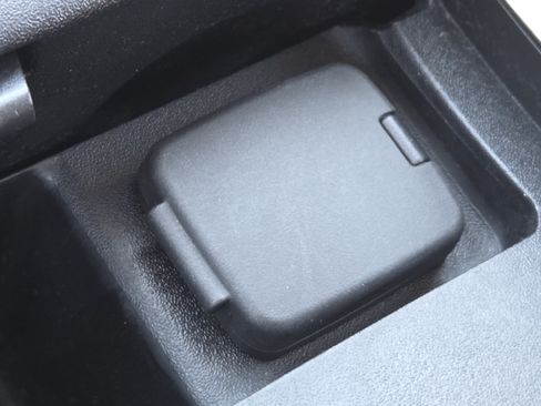 Used 2013 Lincoln MKZ FWD image 9