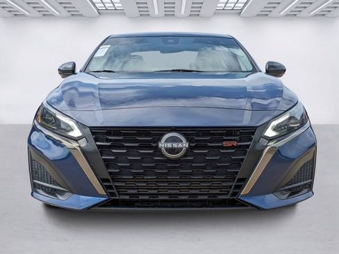 Used 2023 Nissan Altima 2.0 SR FWD image 2