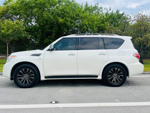 Used 2020 Nissan Armada Platinum w/ Captain's Chairs Package RWD image 2