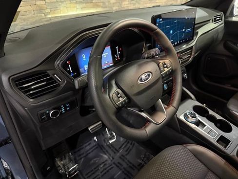 Used 2023 Ford Escape ST-Line w/ Tech Pack #1 AWD/4WD image 13