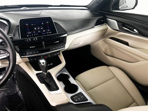 Used 2025 Cadillac CT4 Premium Luxury image 29