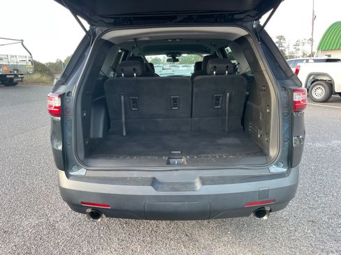 Used 2020 Chevrolet Traverse LT image 23