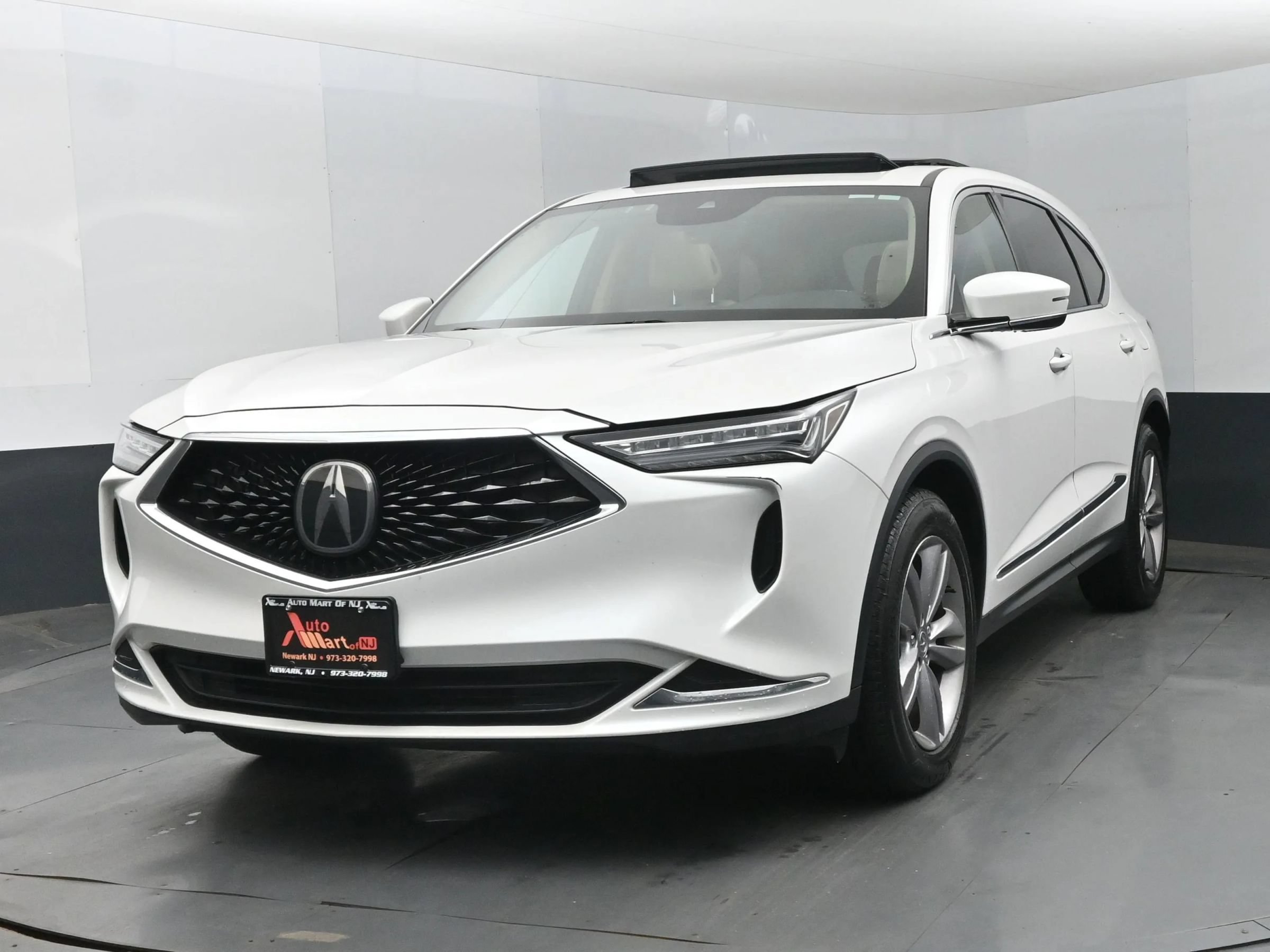 Used 2023 Acura MDX SH-AWD image 1