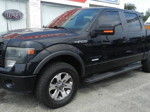 Used 2014 Ford F150 FX4 w/ Equipment Group 402A Luxury AWD/4WD image 3