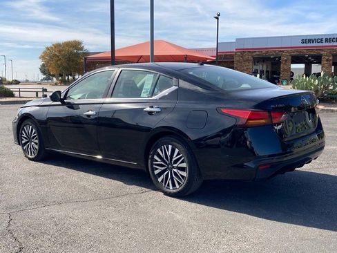 Used 2024 Nissan Altima 2.5 SV image 7