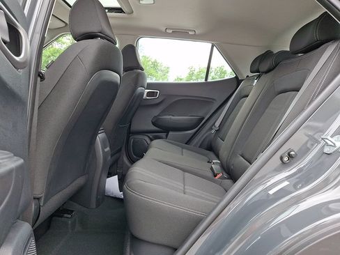 Used 2023 Hyundai Venue SEL w/ Cargo Package FWD image 13