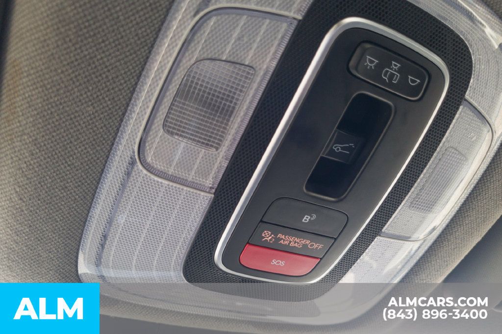 Certified 2025 Hyundai Elantra SEL FWD image 38