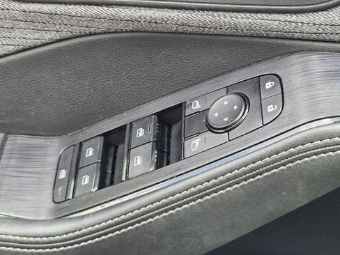 Used 2023 Nissan Rogue SV FWD image 27