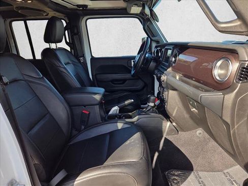 Used 2019 Jeep Wrangler Unlimited Sahara AWD/4WD image 26
