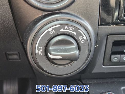 Used 2024 Nissan Titan PRO-4X w/ Pro-4x Convenience Package AWD/4WD image 24