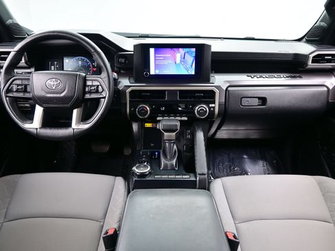 Used 2025 Toyota Tacoma SR5 AWD/4WD image 16