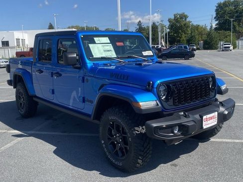 New 2025 Jeep Gladiator Willys image 2